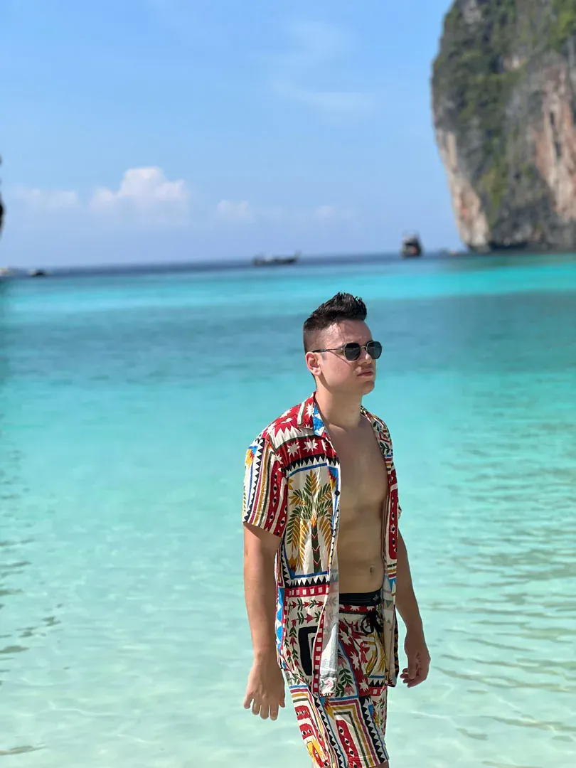 Viajante na Tailandia, imagem principal da Sonni Viaja representando a experiencia de viagem curada.